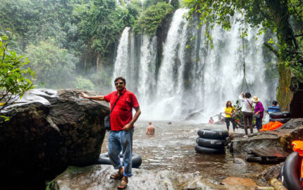 Kulen Waterfall - Taxi In Cambodia